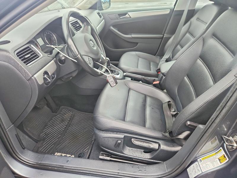 65027056 :رقم المزاد ، 3VWDP7AJ9DM363913 vin ، 2013 Volkswagen Jetta مزاد بيع