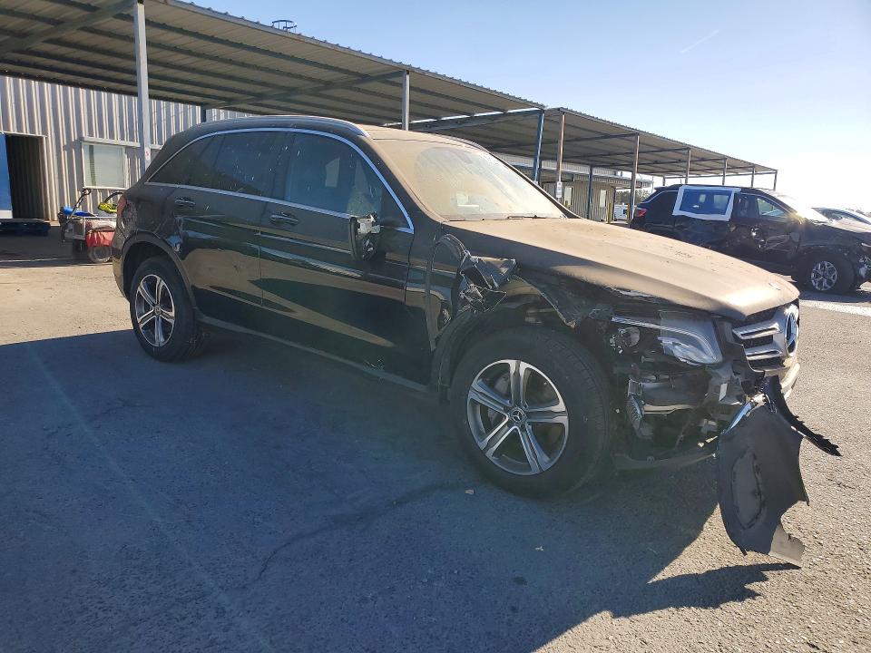 65951706 :رقم المزاد ، WDC0G4KB3JV023353 vin ، 2018 Mercedes-benz Glc مزاد بيع