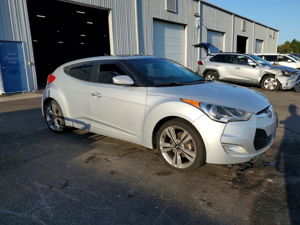 2017 Hyundai Veloster მანქანა იყიდება აუქციონზე, vin: KMHTC6AD9HU321947, აუქციონის ნომერი: 64541506