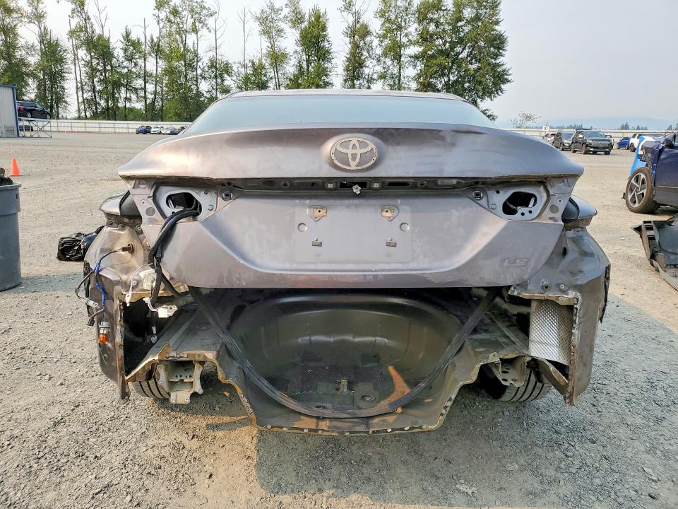 60954976 :رقم المزاد ، 4T1B11HK0JU049660 vin ، 2018 Toyota Camry مزاد بيع
