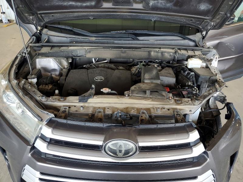 Продажа на аукционе авто 2019 Toyota Highlander, vin: 5TDBZRFH2KS935665, номер лота: 65851056