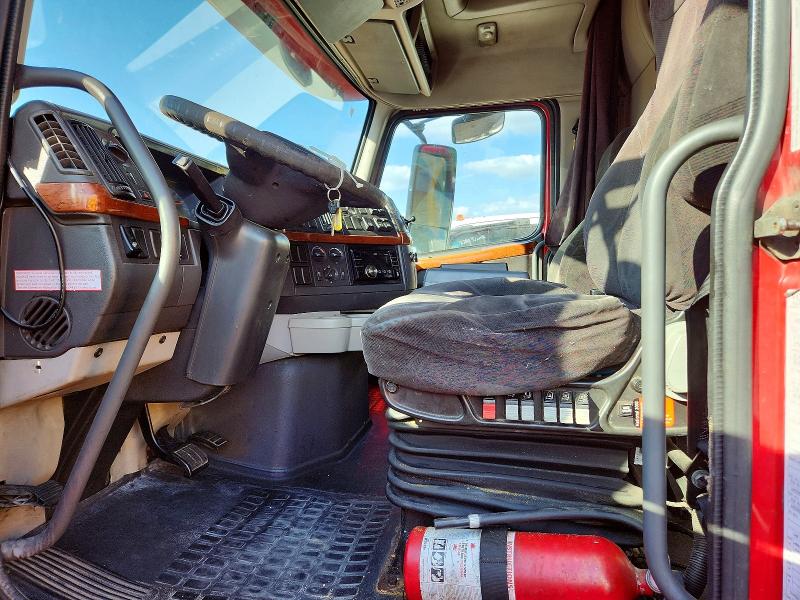 65667326 :رقم المزاد ، 4V4NC9GH76N434803 vin ، 2006 Volvo Vnl مزاد بيع
