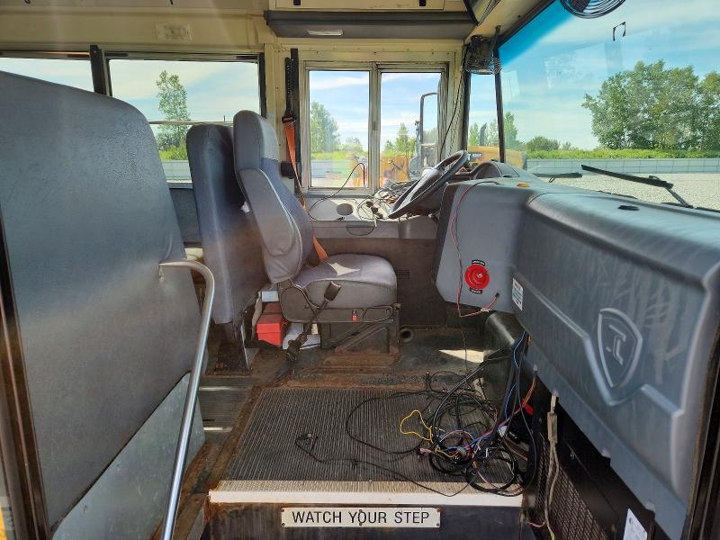 65997596 :رقم المزاد ، 4DRBUC8N2FB658376 vin ، 2015 Ic Corporation 3000 مزاد بيع