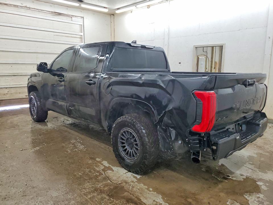 Продажа на аукционе авто 2023 Toyota Tundra, vin: 5TFKB5DB4PX084238, номер лота: 63130316