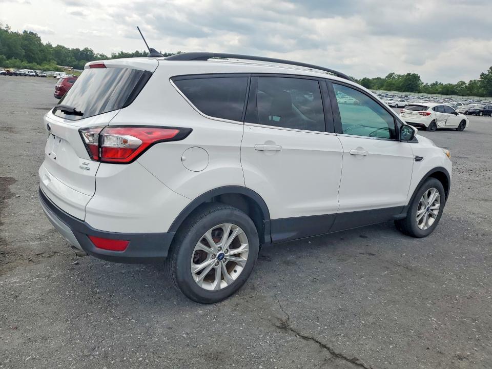 2018 Ford Escape მანქანა იყიდება აუქციონზე, vin: 1FMCU9GD8JUA60368, აუქციონის ნომერი: 64997156