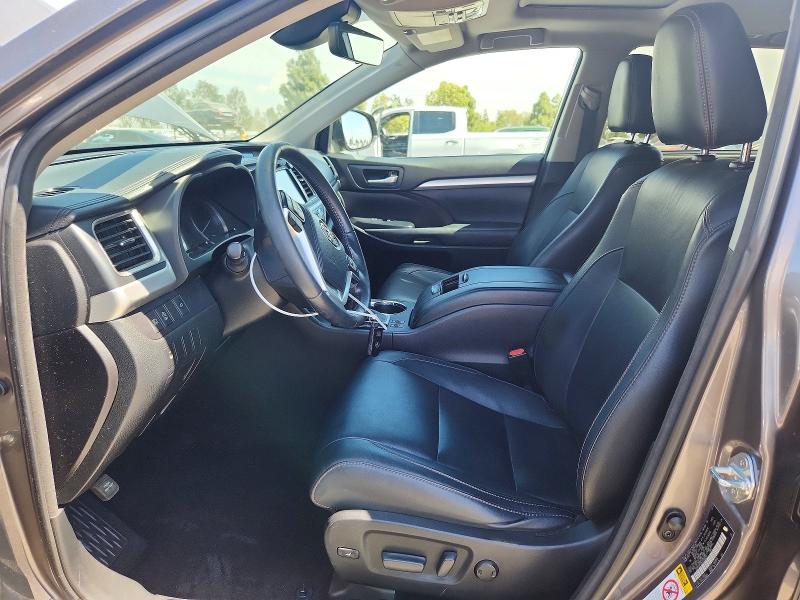 2018 Toyota Highlander მანქანა იყიდება აუქციონზე, vin: 5TDKZRFH6JS529757, აუქციონის ნომერი: 66060186
