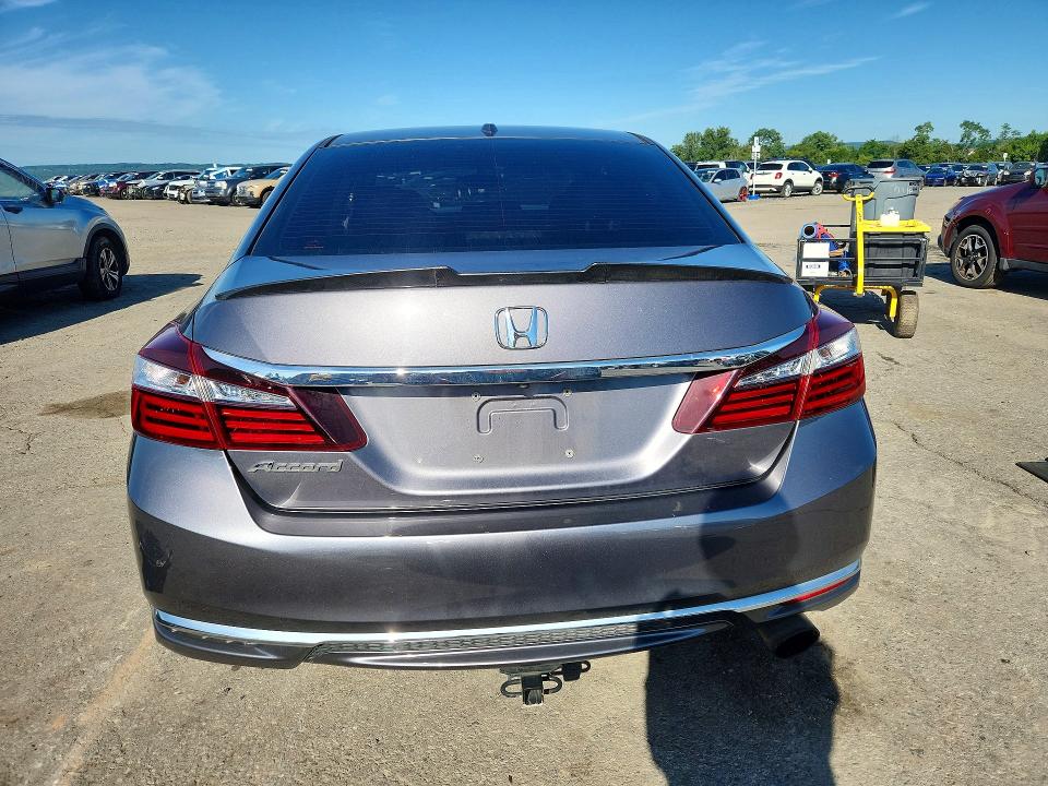 2017 Honda Accord მანქანა იყიდება აუქციონზე, vin: 1HGCR2F83HA281469, აუქციონის ნომერი: 63587486