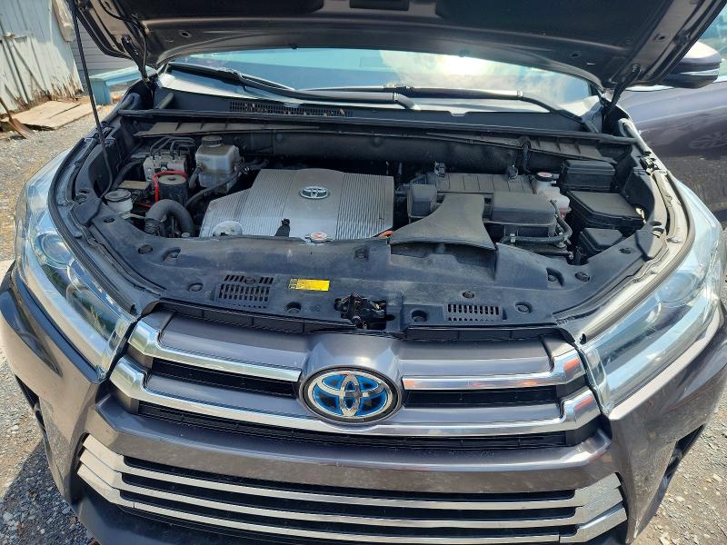 65228606 :رقم المزاد ، 5TDDGRFH3JS039209 vin ، 2018 Toyota Highlander Hybrid مزاد بيع