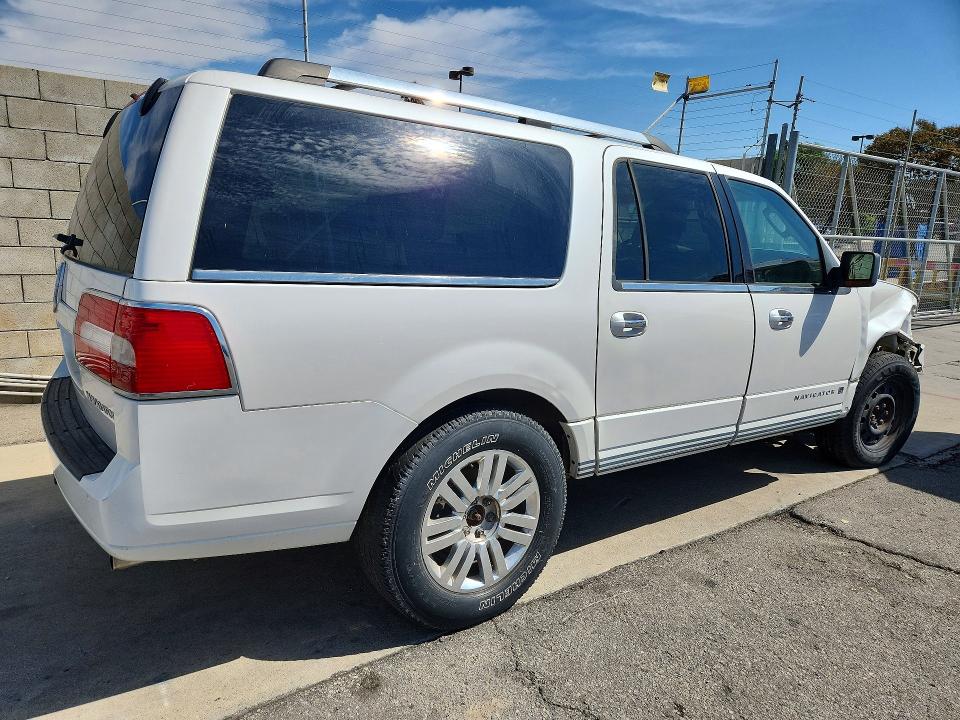 Продаж на аукціоні авто 2011 Lincoln Navigator, vin: 5LMJJ3H59BEJ04598, номер лоту: 67030906