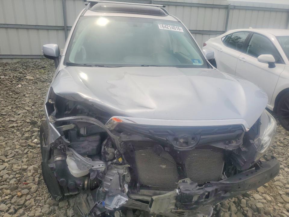 64214016 :رقم المزاد ، JF2SJGWC6HH451514 vin ، 2017 Subaru Forester مزاد بيع