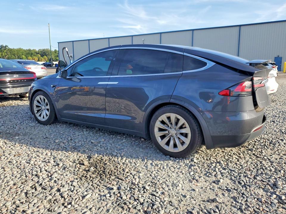 Продажа на аукционе авто 2017 Tesla Model X, vin: 5YJXCBE26HF043606, номер лота: 64428726