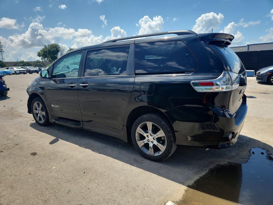 2015 Toyota Sienna მანქანა იყიდება აუქციონზე, vin: 5TDXK3DC0FS676369, აუქციონის ნომერი: 64746036