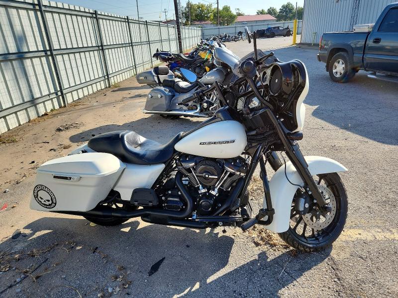 65894766 :رقم المزاد ، 1HD1KRC10JB625588 vin ، 2018 Harley-davidson Flhxs مزاد بيع
