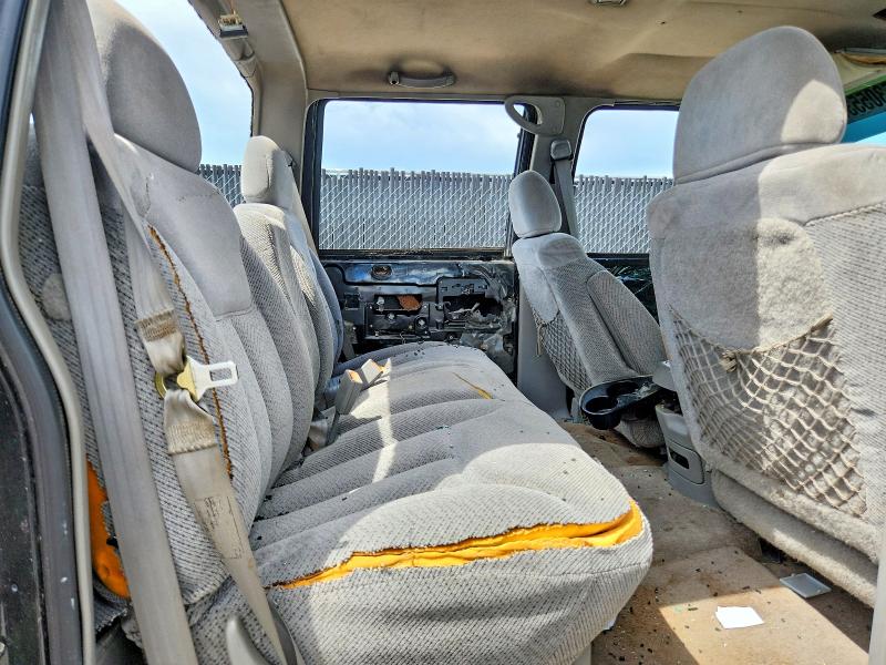 65305536 :رقم المزاد ، 1GTHK33J1YF453961 vin ، 2000 Gmc Sierra مزاد بيع