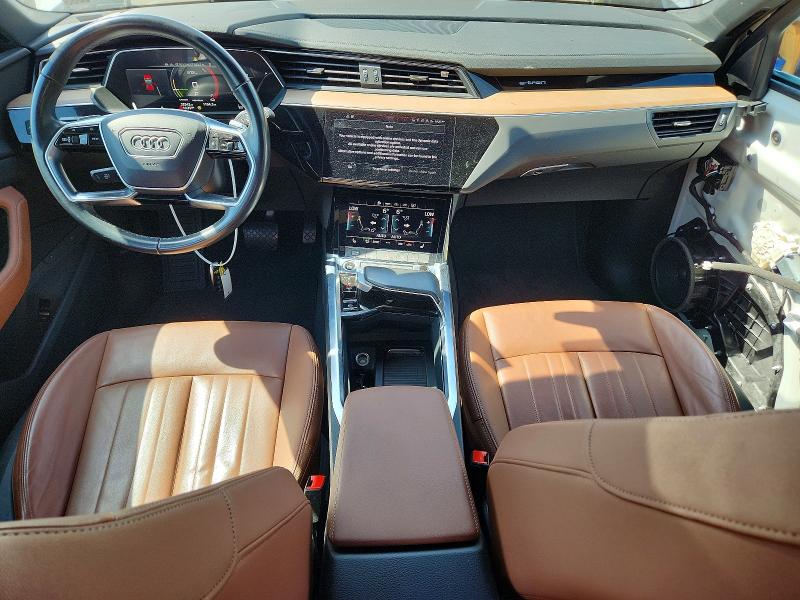63729166 :رقم المزاد ، WA14AAGE8RB027657 vin ، 2024 Audi Q8 E-tron مزاد بيع