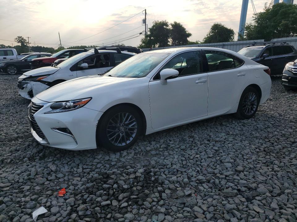 64409366 :رقم المزاد ، 58ABK1GG6JU113963 vin ، 2018 Lexus Es مزاد بيع