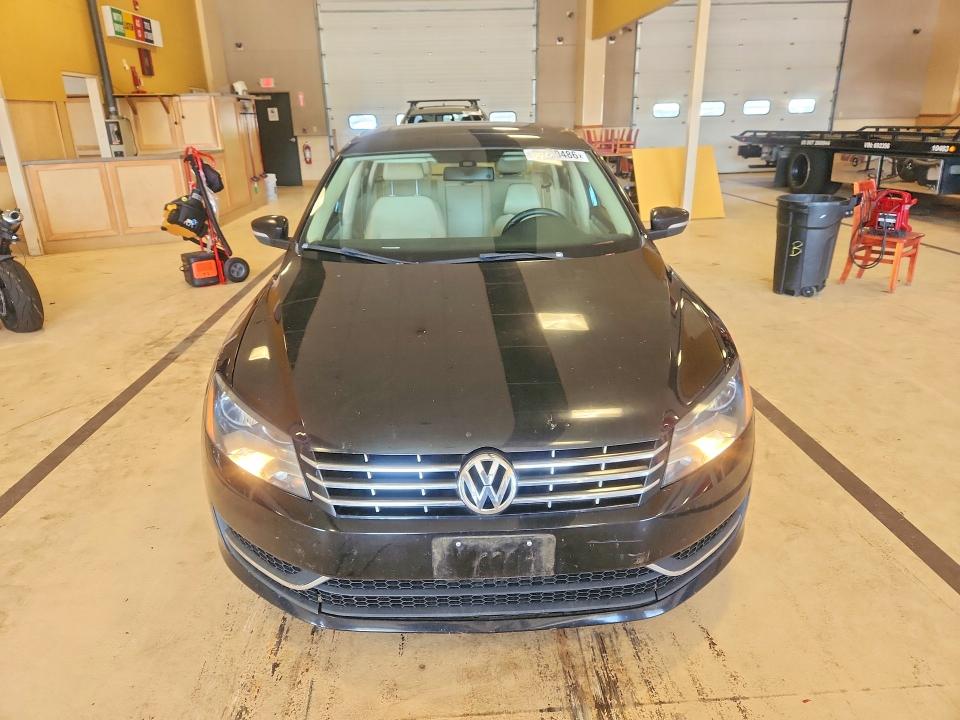 2013 Volkswagen Passat მანქანა იყიდება აუქციონზე, vin: 1VWBN7A33DC103037, აუქციონის ნომერი: 66220486