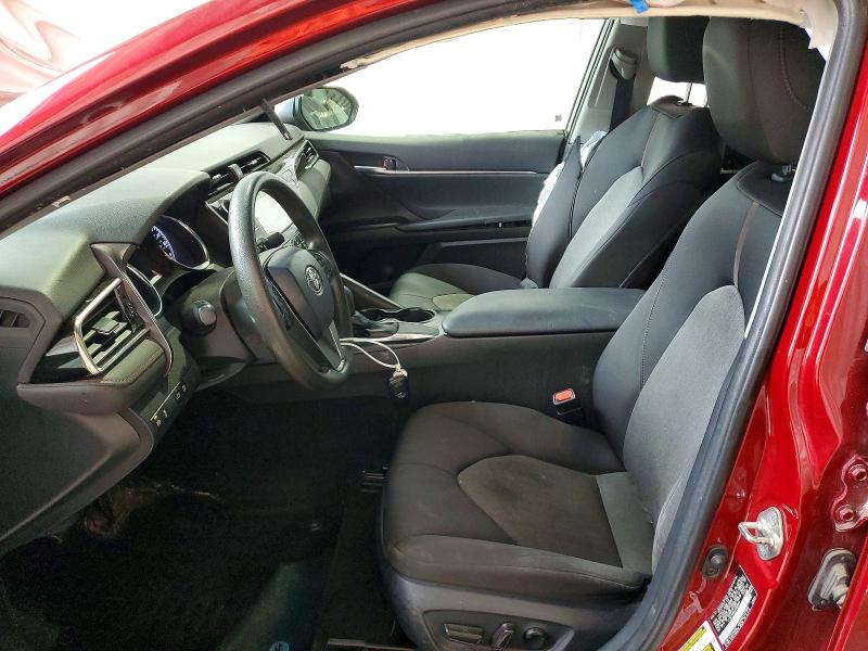 65582256 :رقم المزاد ، 4T1B11HK6JU668067 vin ، 2018 Toyota Camry مزاد بيع