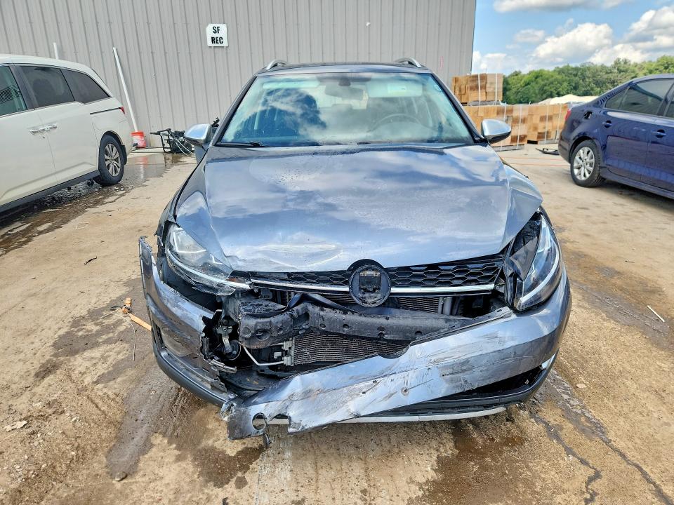 63785496 :رقم المزاد ، 3VWH17AU6JM751187 vin ، 2018 Volkswagen Golf Alltrack مزاد بيع