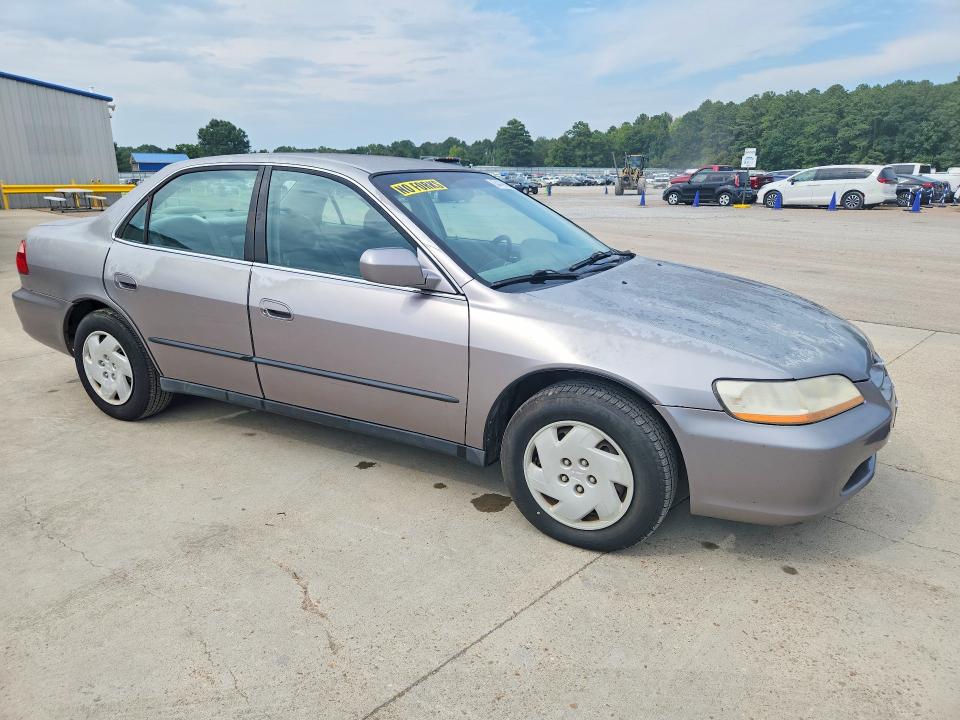 Продаж на аукціоні авто 2000 Honda Accord, vin: 1HGCG1649YA015631, номер лоту: 64479696