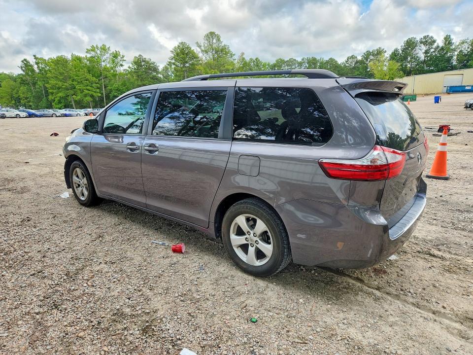 63874986 :رقم المزاد ، 5TDKZ3DC8HS853565 vin ، 2017 Toyota Sienna مزاد بيع