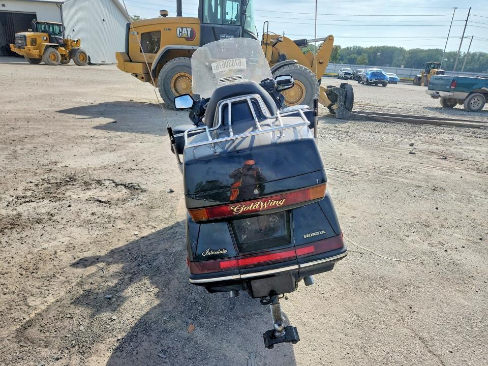 67030676 :رقم المزاد ، 1HFSC2261PA500806 vin ، 1993 Honda Gl1500 مزاد بيع