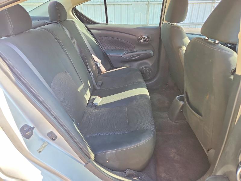 62717216 :رقم المزاد ، 3N1CN7AP2JL843255 vin ، 2018 Nissan Versa مزاد بيع