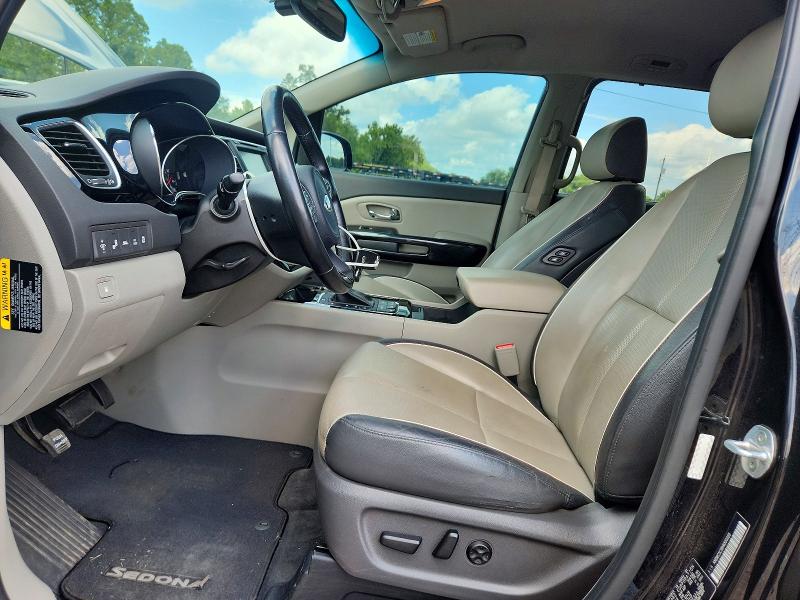 63414486 :رقم المزاد ، KNDMC5C18H6305328 vin ، 2017 Kia Sedona مزاد بيع