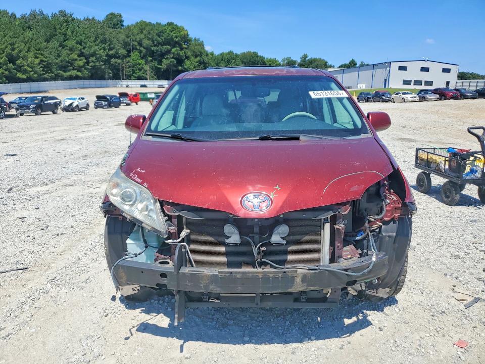 65131656 :رقم المزاد ، 5TDYK3DC2ES505786 vin ، 2014 Toyota Sienna مزاد بيع