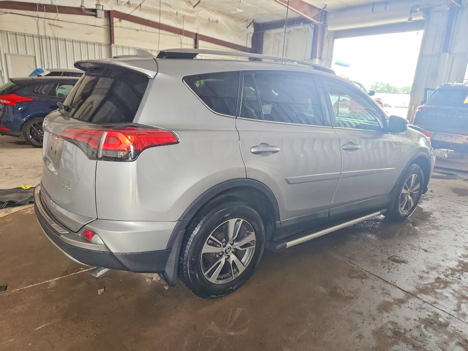 Продажа на аукционе авто 2017 Toyota Rav4, vin: 2T3RFREV8HW576831, номер лота: 62297026