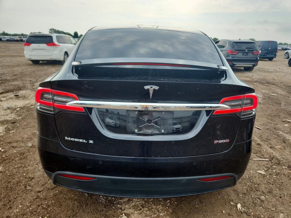 63558986 :رقم المزاد ، 5YJXCBE41GF005720 vin ، 2016 Tesla Model X مزاد بيع