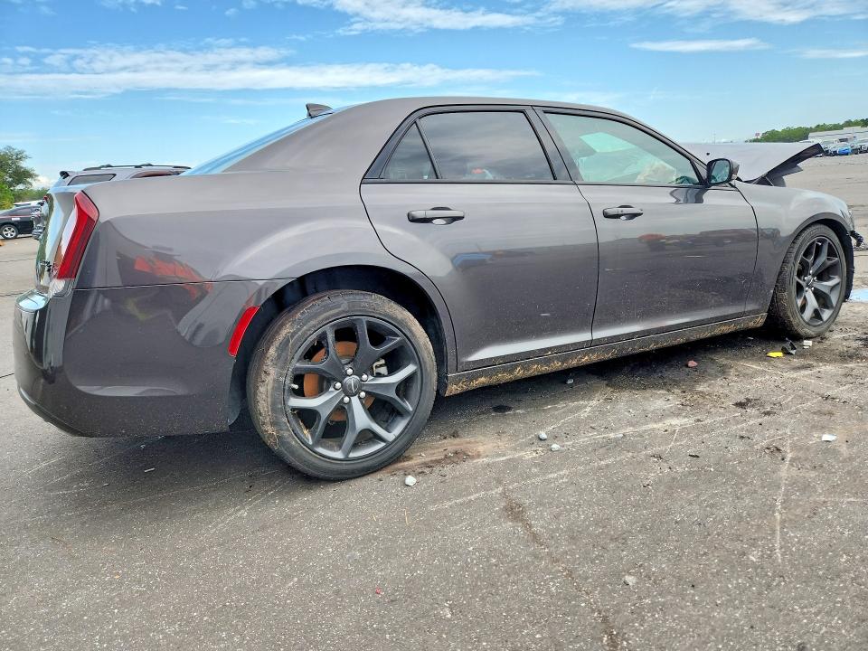 61478016 :رقم المزاد ، 2C3CCABG7PH565506 vin ، 2023 Chrysler 300 مزاد بيع
