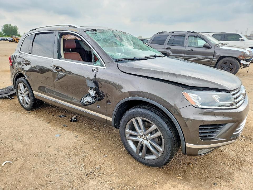 63675016 :رقم المزاد ، WVGEF9BP0FD001665 vin ، 2015 Volkswagen Touareg مزاد بيع