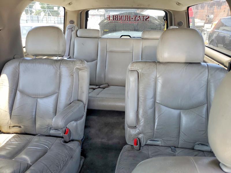 63261256 :رقم المزاد ، 1GNFK16T64J177364 vin ، 2004 Chevrolet Suburban مزاد بيع