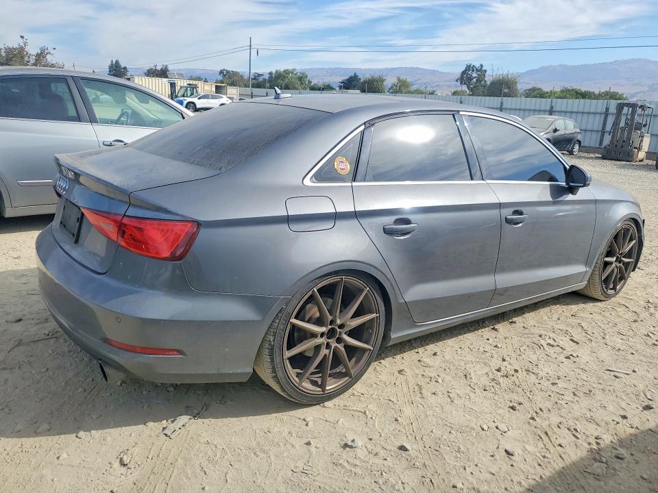 66297636 :رقم المزاد ، WAUEFGFF8F1076901 vin ، 2015 Audi A3 مزاد بيع