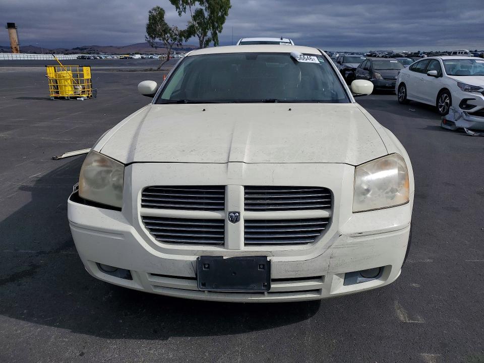 65356646 :رقم المزاد ، 2D8GZ48V55H688447 vin ، 2005 Dodge Magnum مزاد بيع
