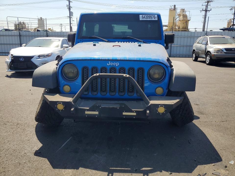 64309976 :رقم المزاد ، 1C4BJWDG9FL570506 vin ، 2015 Jeep Wrangler Unlimited مزاد بيع