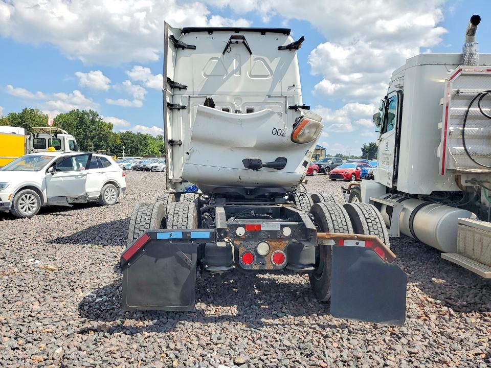Продажа на аукционе авто 2016 Freightliner Cascadia 125, vin: 1FUJGLDR1GLGW8579, номер лота: 60171116