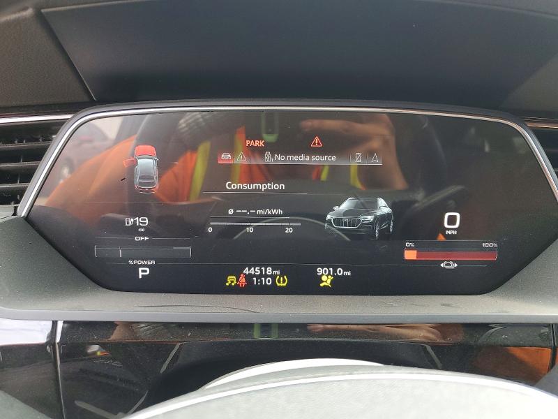 65362946 :رقم المزاد ، WA12AAGE2NB037229 vin ، 2022 Audi E-tron مزاد بيع