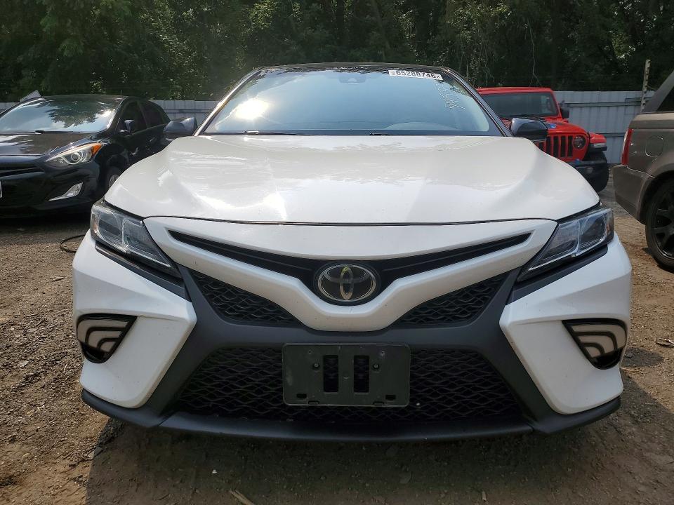 65288746 :رقم المزاد ، 4T1G11AK5LU945973 vin ، 2020 Toyota Camry مزاد بيع
