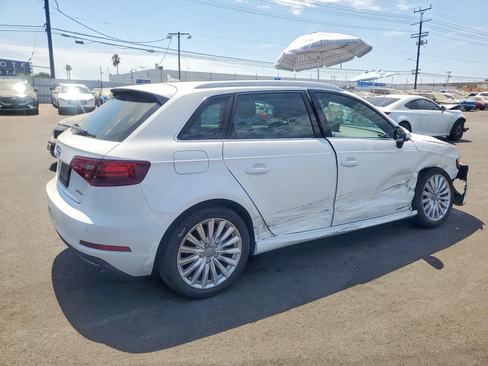 Продаж на аукціоні авто 2016 Audi A3, vin: WAUTPBFF6GA129152, номер лоту: 64405616