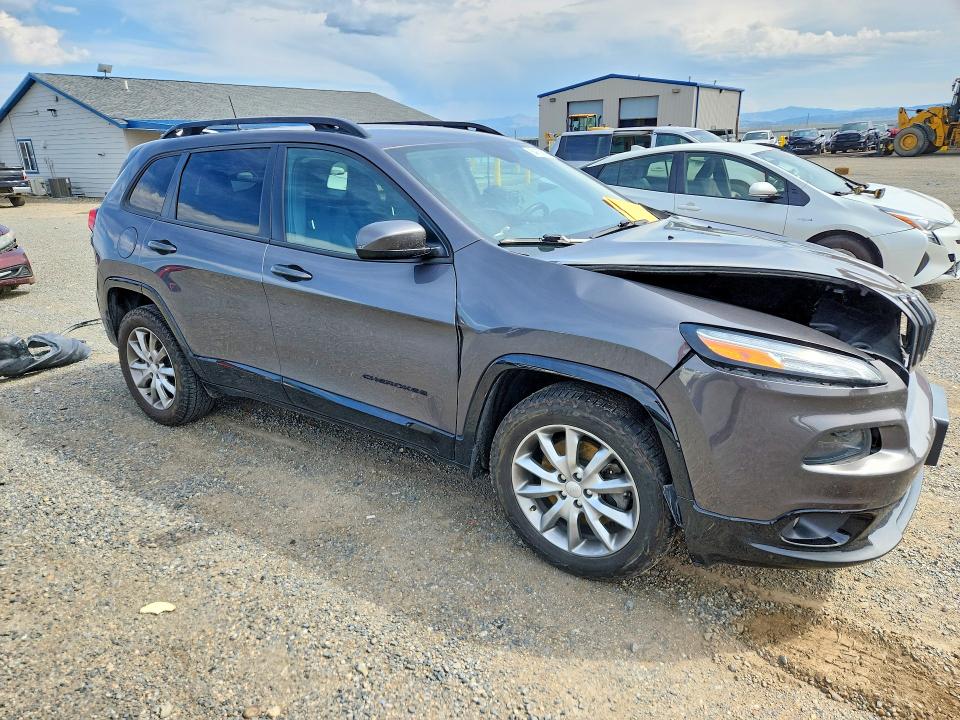 64139106 :رقم المزاد ، 1C4PJMCX6JD602617 vin ، 2018 Jeep Cherokee مزاد بيع