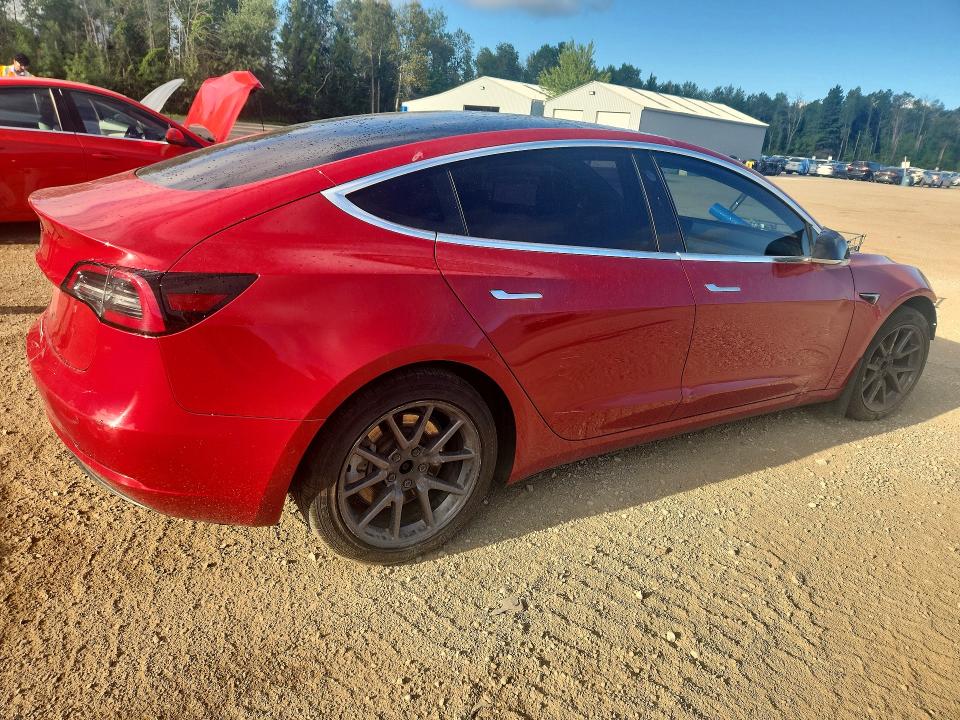 Продажа на аукционе авто 2018 Tesla Model 3, vin: 5YJ3E1EB6JF107698, номер лота: 64193086