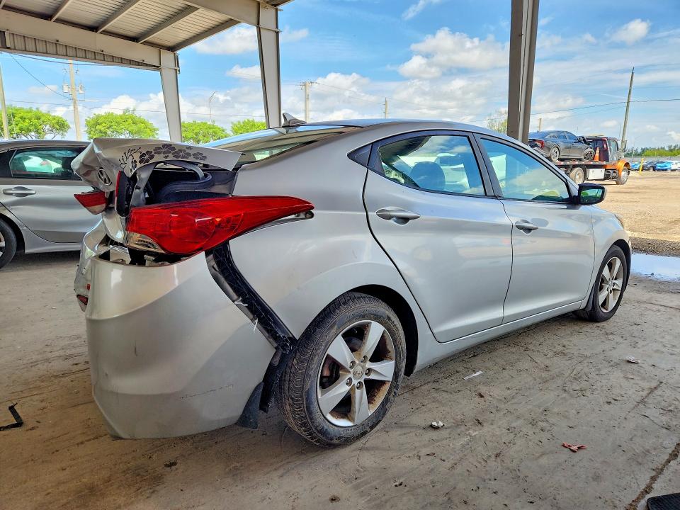 62907326 :رقم المزاد ، 5NPDH4AE4DH395577 vin ، 2013 Hyundai Elantra مزاد بيع
