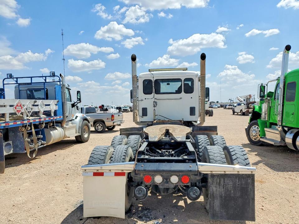 66696376 :رقم المزاد ، 1XKZD40X2LJ418711 vin ، 2020 Kenworth T880 مزاد بيع