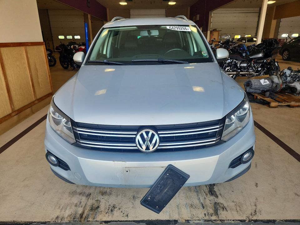 64299266 :رقم المزاد ، WVGBV3AX7EW619279 vin ، 2014 Volkswagen Tiguan مزاد بيع