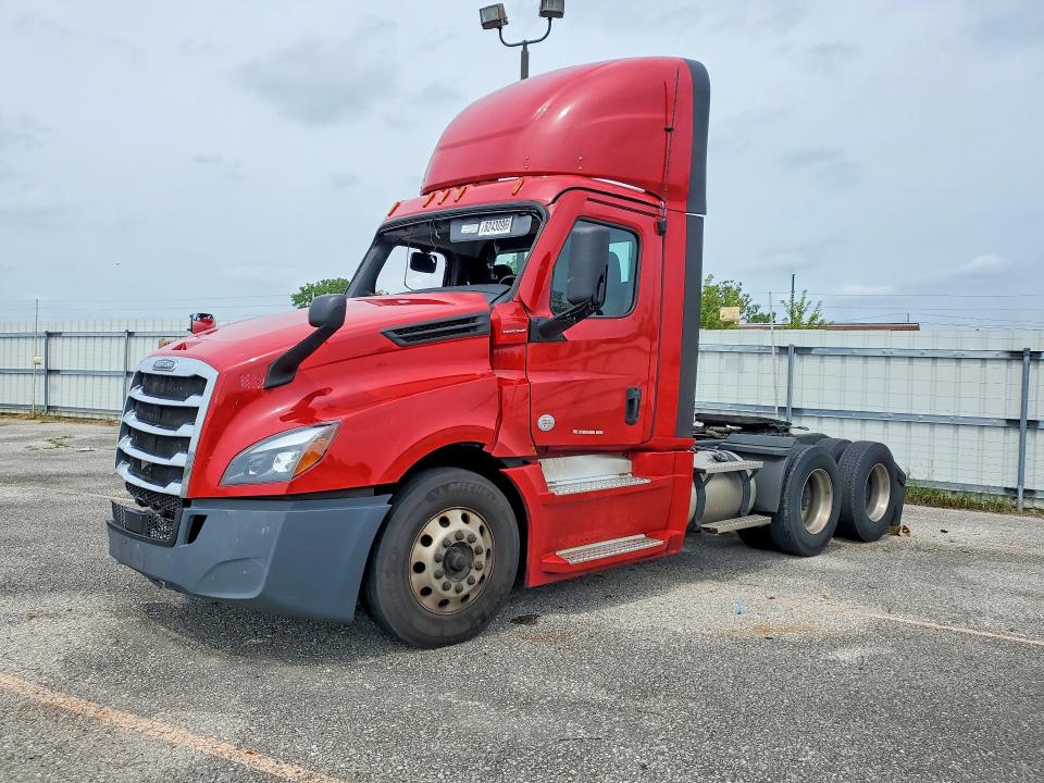 62430966 :رقم المزاد ، 3AKJHLDR3RSUY4813 vin ، 2024 Freightliner Cascadia 126 مزاد بيع