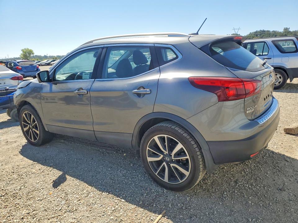 64466116 :رقم المزاد ، JN1BJ1CP8JW182200 vin ، 2018 Nissan Rogue Sport مزاد بيع