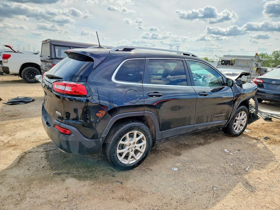 66120436 :رقم المزاد ، 1C4PJMCS3HW635920 vin ، 2017 Jeep Cherokee مزاد بيع