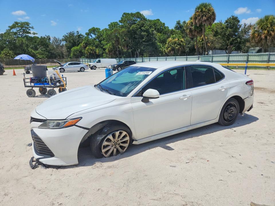 Продажа на аукционе авто 2019 Toyota Camry, vin: 4T1B11HK5KU834905, номер лота: 65744346